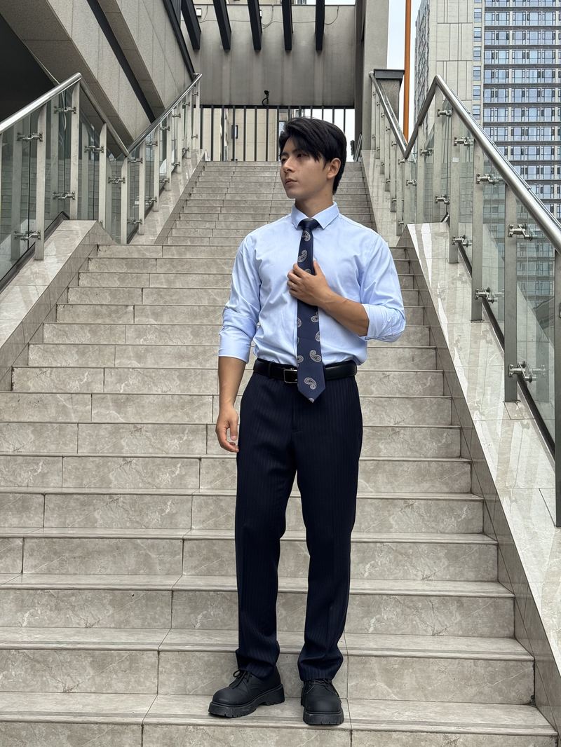 轻商务旅行西装